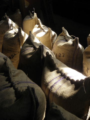 sacks-nutmeg-shipment-world